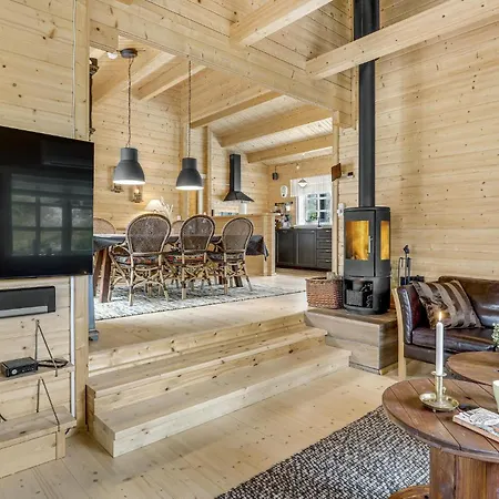 4 Bedroom Amazing In Nexo Hébergement de vacances *