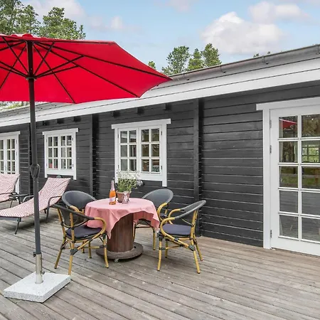 4 Bedroom Amazing In Nexo Vester Somarken
