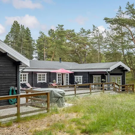 4 Bedroom Amazing In Nexo Hébergement de vacances
