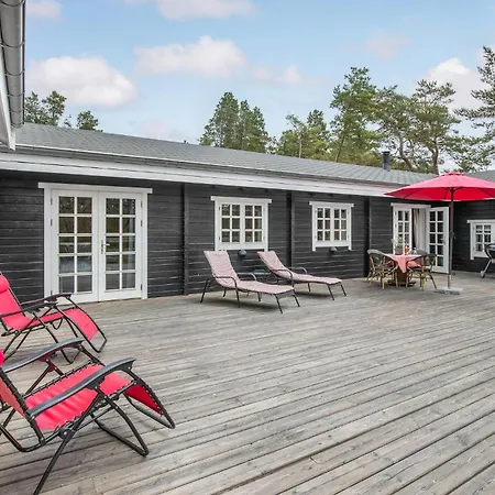 4 Bedroom Amazing In Nexo Hébergement de vacances