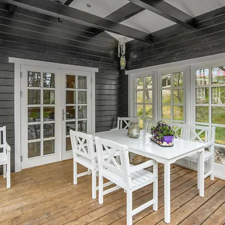4 Bedroom Amazing In Nexo Hébergement de vacances Vester Somarken