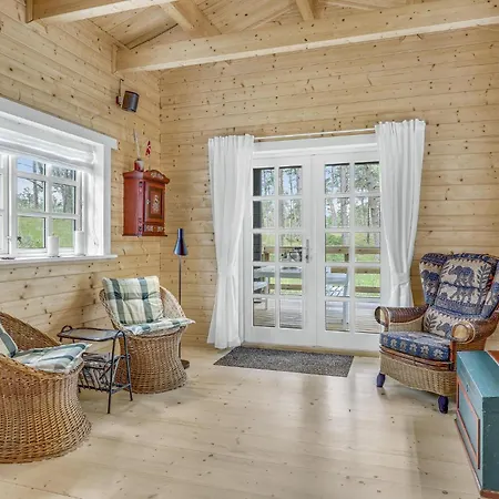 4 Bedroom Amazing In Nexo Vester Somarken