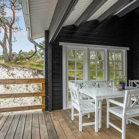 4 Bedroom Amazing In Nexo Hébergement de vacances