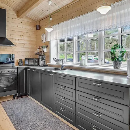 4 Bedroom Amazing In Nexo Hébergement de vacances