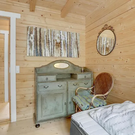 Hébergement de vacances 4 Bedroom Amazing In Nexo Vester Somarken