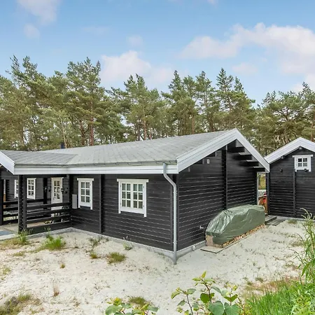 4 Bedroom Amazing In Nexo Vester Somarken
