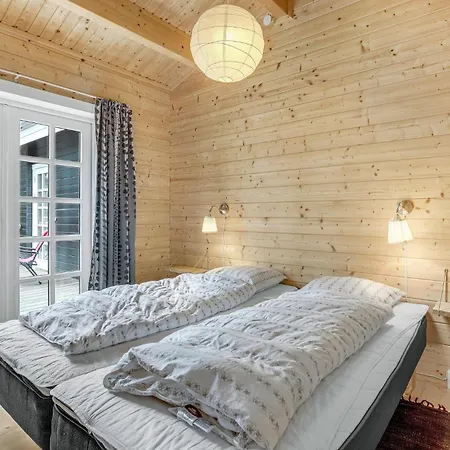 4 Bedroom Amazing In Nexo Hébergement de vacances *