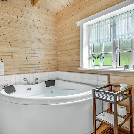 4 Bedroom Amazing In Nexo Hébergement de vacances