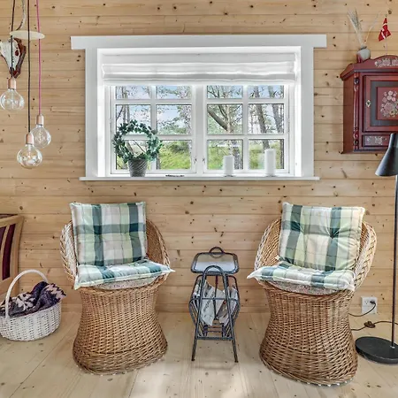 4 Bedroom Amazing In Nexo Vester Somarken