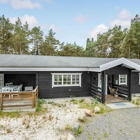 4 Bedroom Amazing In Nexo Hébergement de vacances